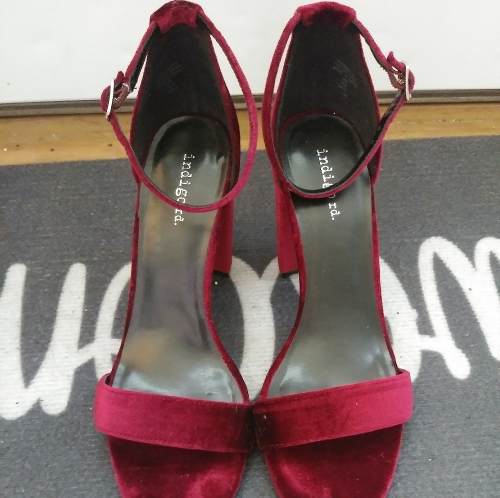 Indigo Rd Burgundy Heels